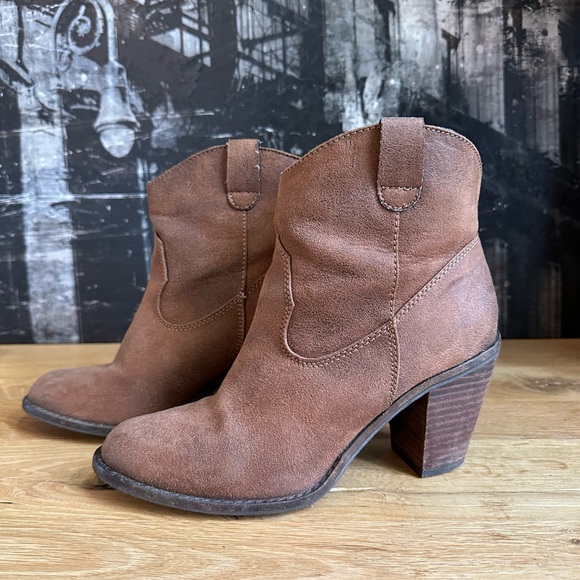 Altar’d State Brown Booties Size 8 - Picture 2 of 7